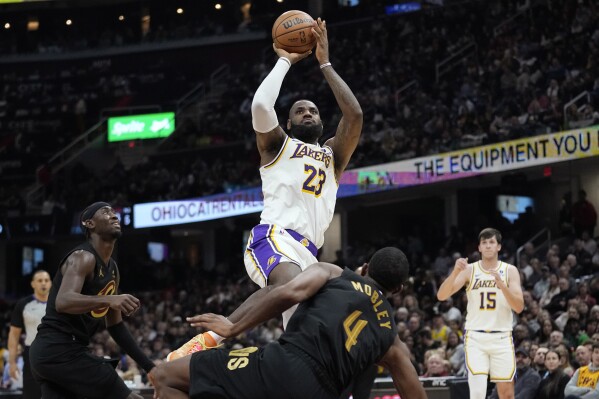 Lebron james lakers vs cavs top